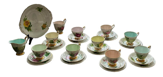 PARAGON WORLD FAMOUS ROSES 30PIECE SET BY HARRY WHEATCROFT SH116