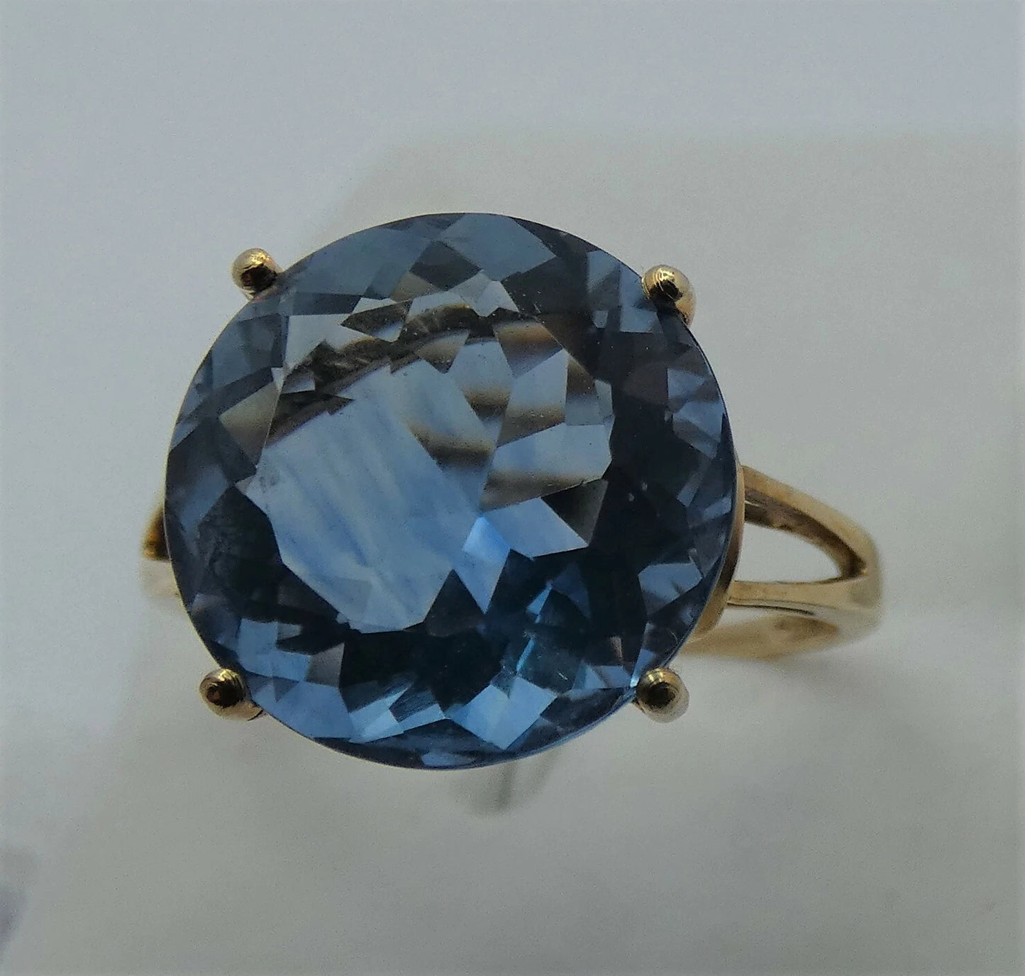 Fluorite Ring Colour Change MASSIVE 9.38 Carats 9ct Yellow Gold SIZE S BA32