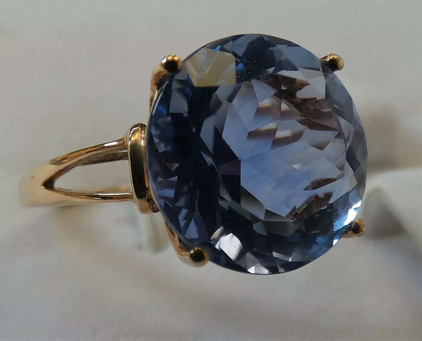 Fluorite Ring Colour Change MASSIVE 9.38 Carats 9ct Yellow Gold SIZE S BA32