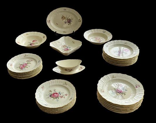 VINTAGE ROYAL COPENHAGEN FRIJSENBORG 29 PIECE DINNER SET SH90