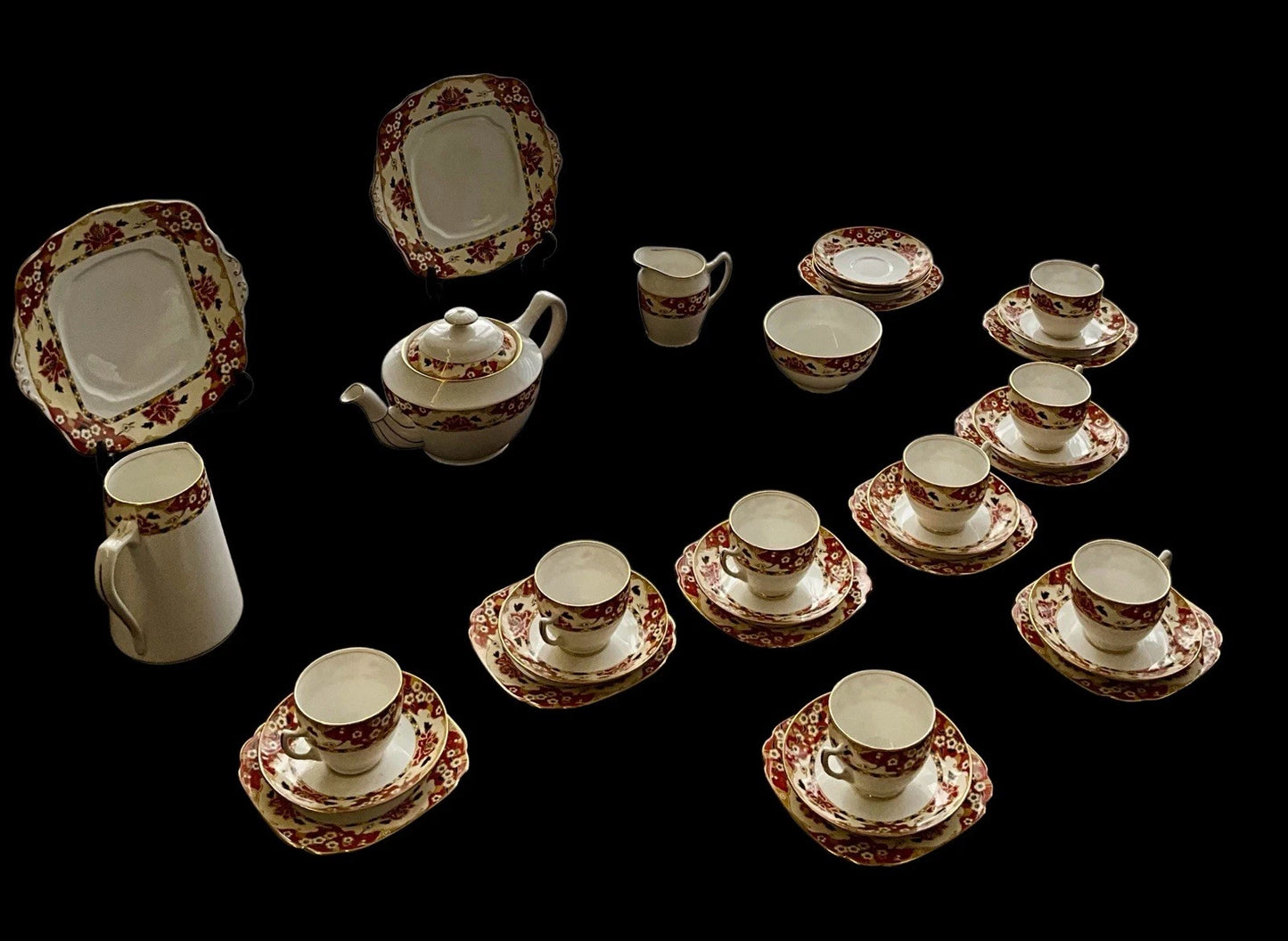 Share ANTIQUE 1920S ROYAL ALBERT CROWN CHINA HAWTHORNE 35 PIECE TEA SERVICE SH22