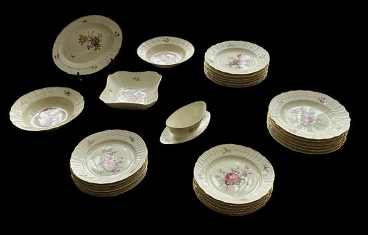 VINTAGE ROYAL COPENHAGEN FRIJSENBORG 29 PIECE DINNER SET SH90