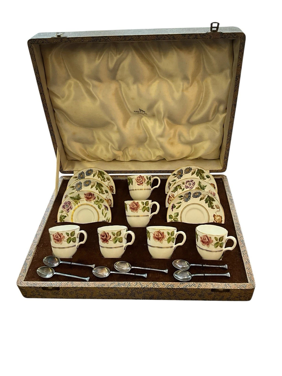 A CASED ROYAL WORCESTER VIRGINIA COFFEE SET WITH 6 SILVER COFFEE SPOONS