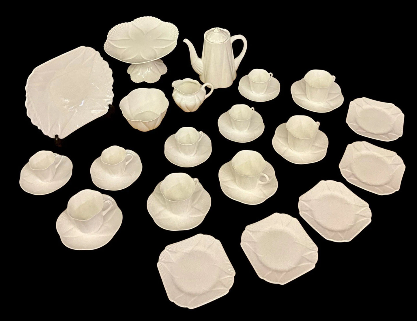 SHELLEY ART DECO DAINTY WHITE 35 PIECE BREAKFAST SET INC.COFFEE POT SH81