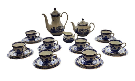 VINTAGE RINGTONS WILLOW PATTERN 29 PIECE TEA/COFFEE SET FOR EIGHT SH36