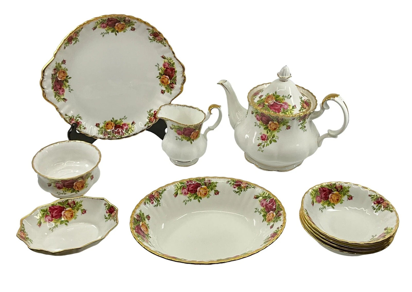 ROYAL ALBERT OLD COUNTRY ROSES 35 PIECE TEA SET OCR3