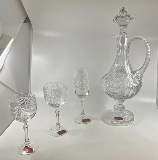 FABULOUS FRENCH CUT LEAD CRYSTAL 20 PIECE WHITE/RED/CHAMPAGNE AND CLARET JUG