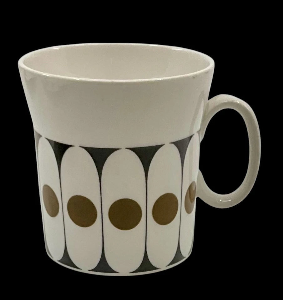 VINTAGE BLACK VELVET 22 PIECE COFFEE SET INC.COFFEE POT BY JOHN RUSSELL SH48